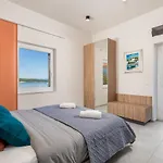 Apartament Heni *