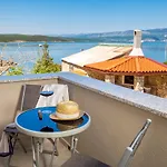 Heni Vrbnik (Primorje-Gorski Kotar)