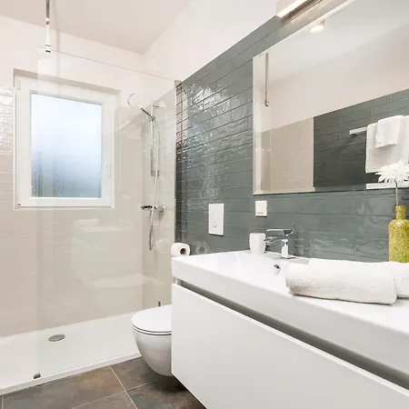 Heni Apartment *